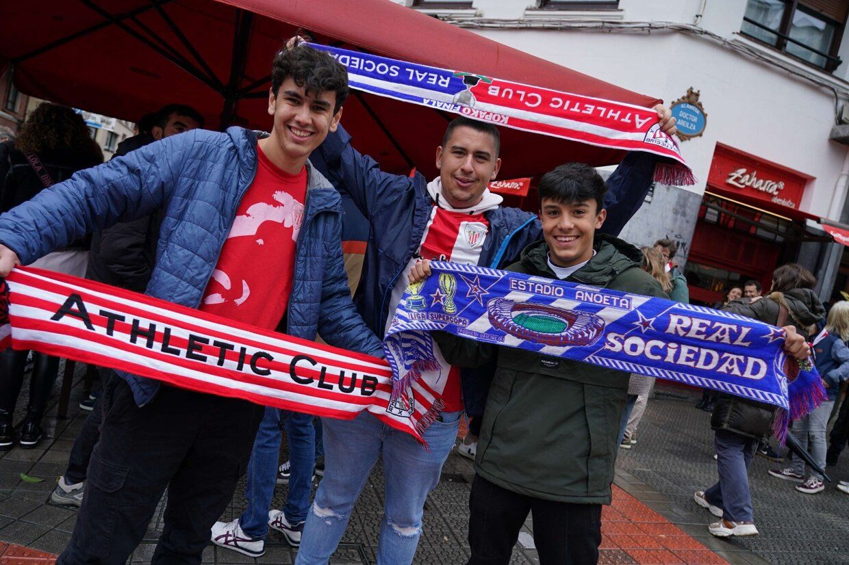 Gran ambiente en Bilbao antes del derbi Athletic - Real Sociedad